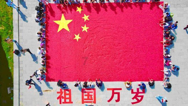 救援旅行男孩